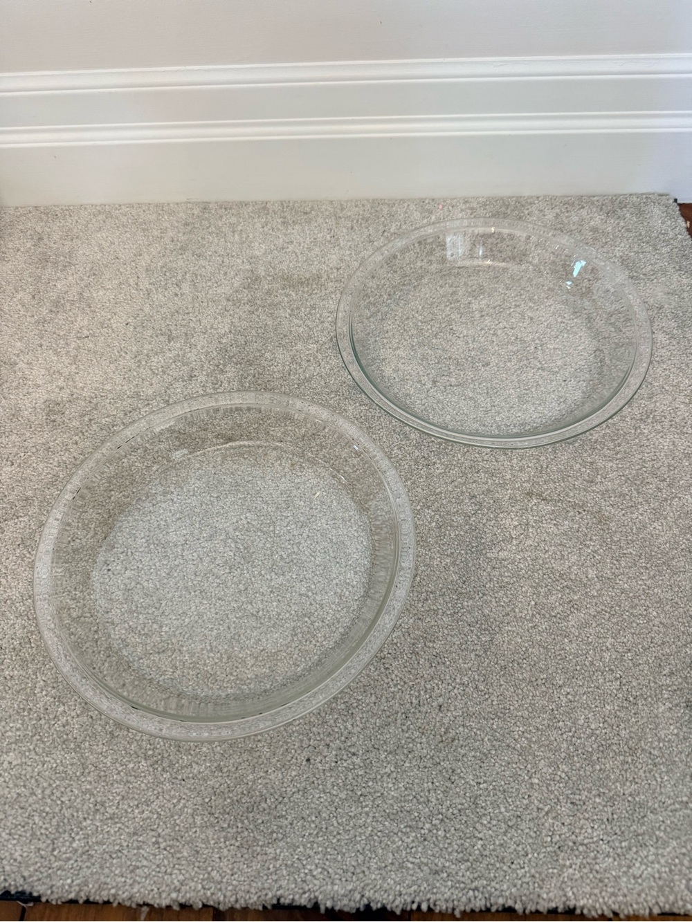 Pyrex 9 inch glass pie dishes